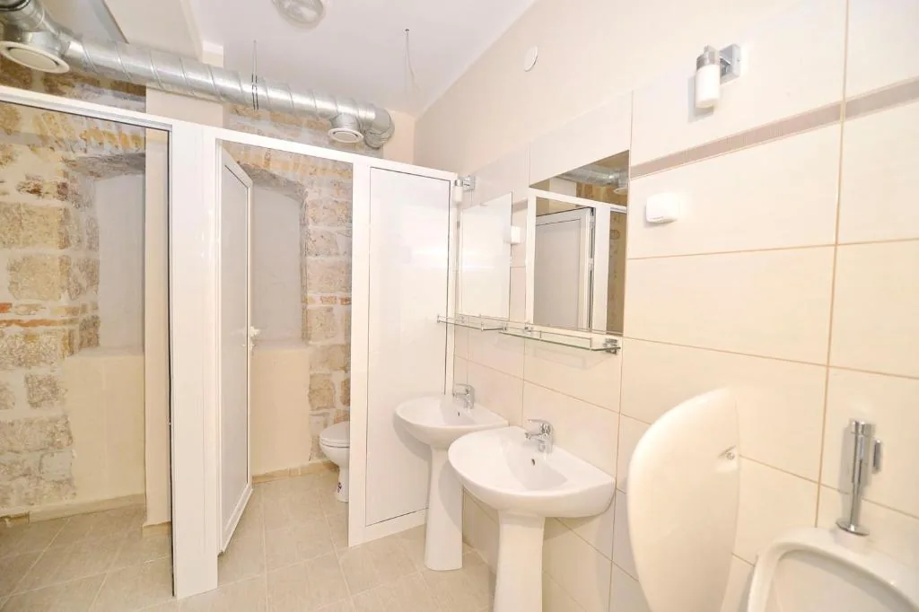 Four-Bedroom Dorm — Hostel Pupa